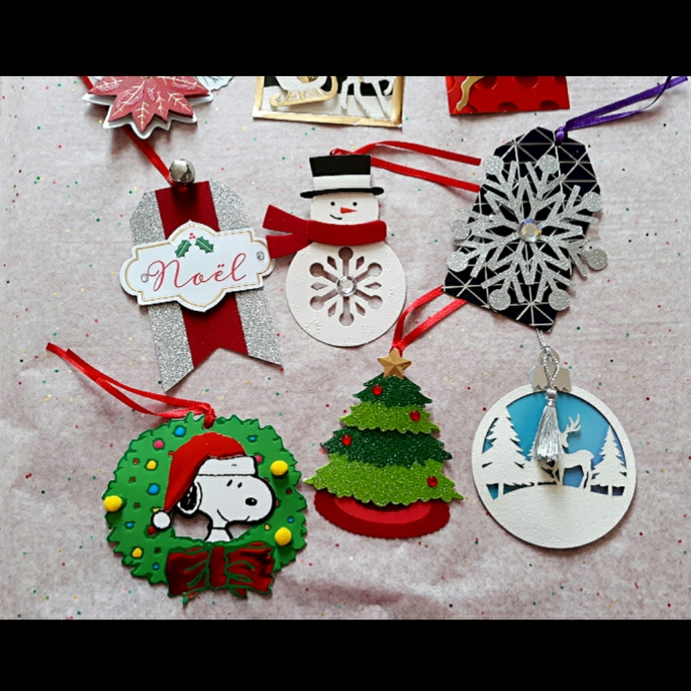 Christmas Gift Tags & Holiday Tissue Paper Set - Picture 4 of 6